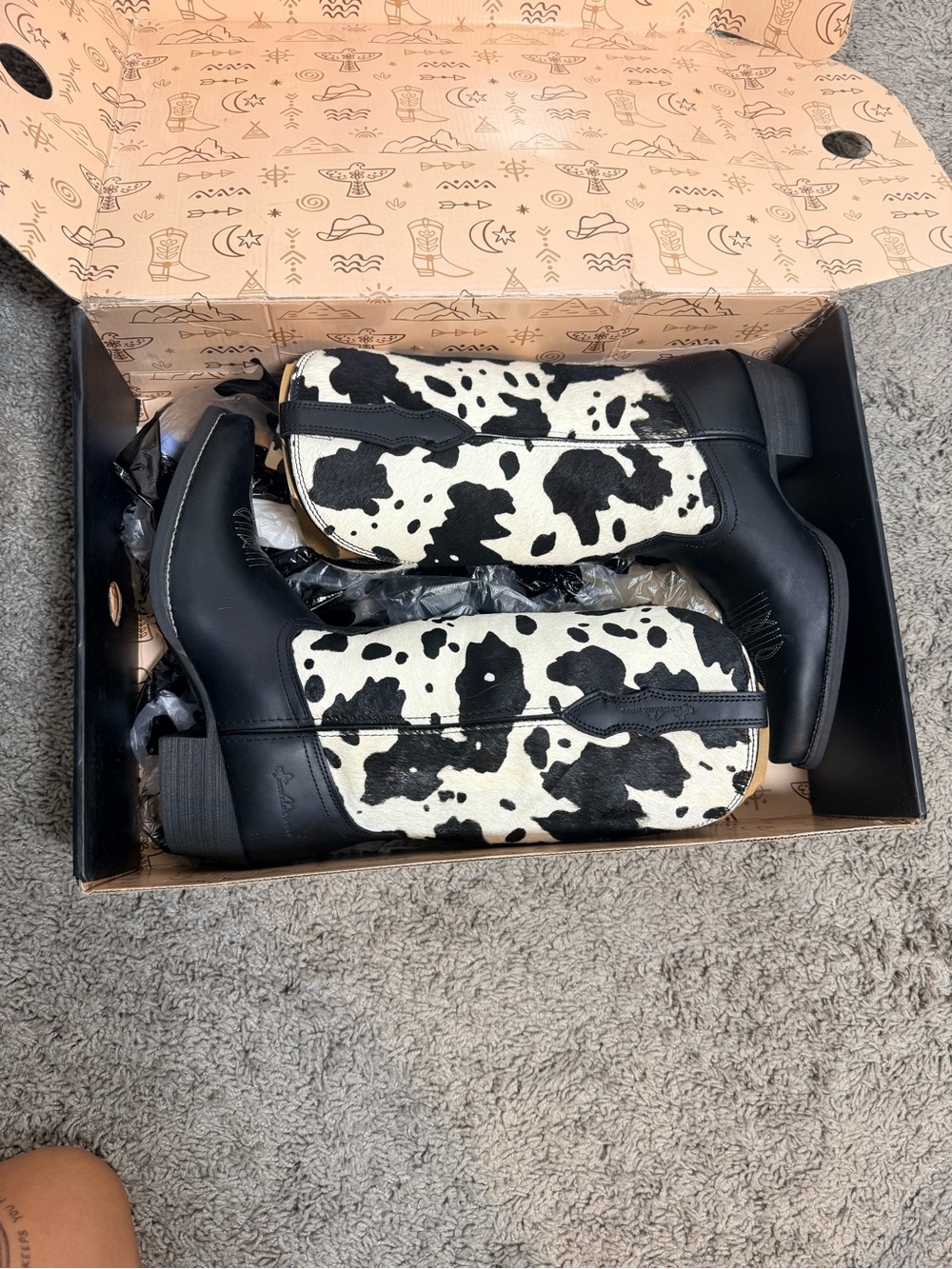 Montana West Black and White Cowhide Western Boots - Picture 3 of 5